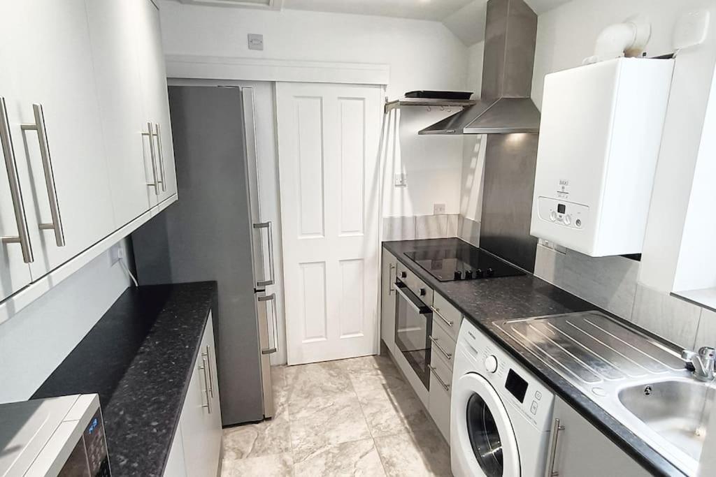 Cntrl Reading Modernized 3 Bedroom House Esterno foto