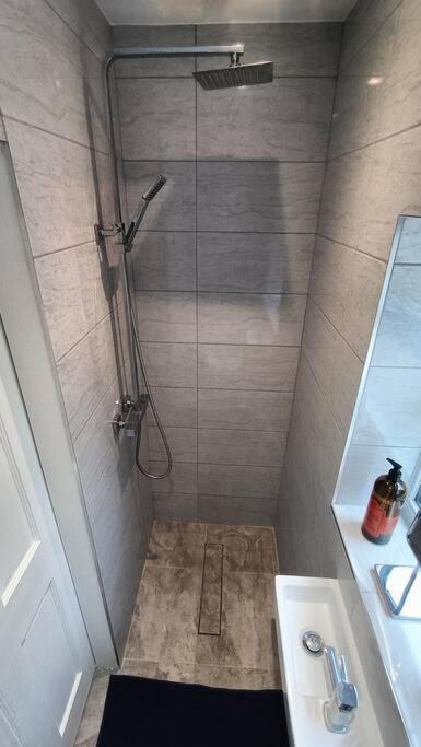 Cntrl Reading Modernized 3 Bedroom House Esterno foto